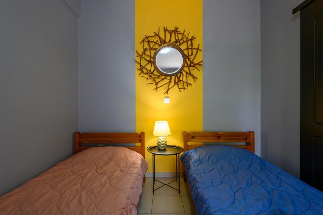 Rea Apartment II "1Minute From The Beach" Kalamáta Kültér fotó
